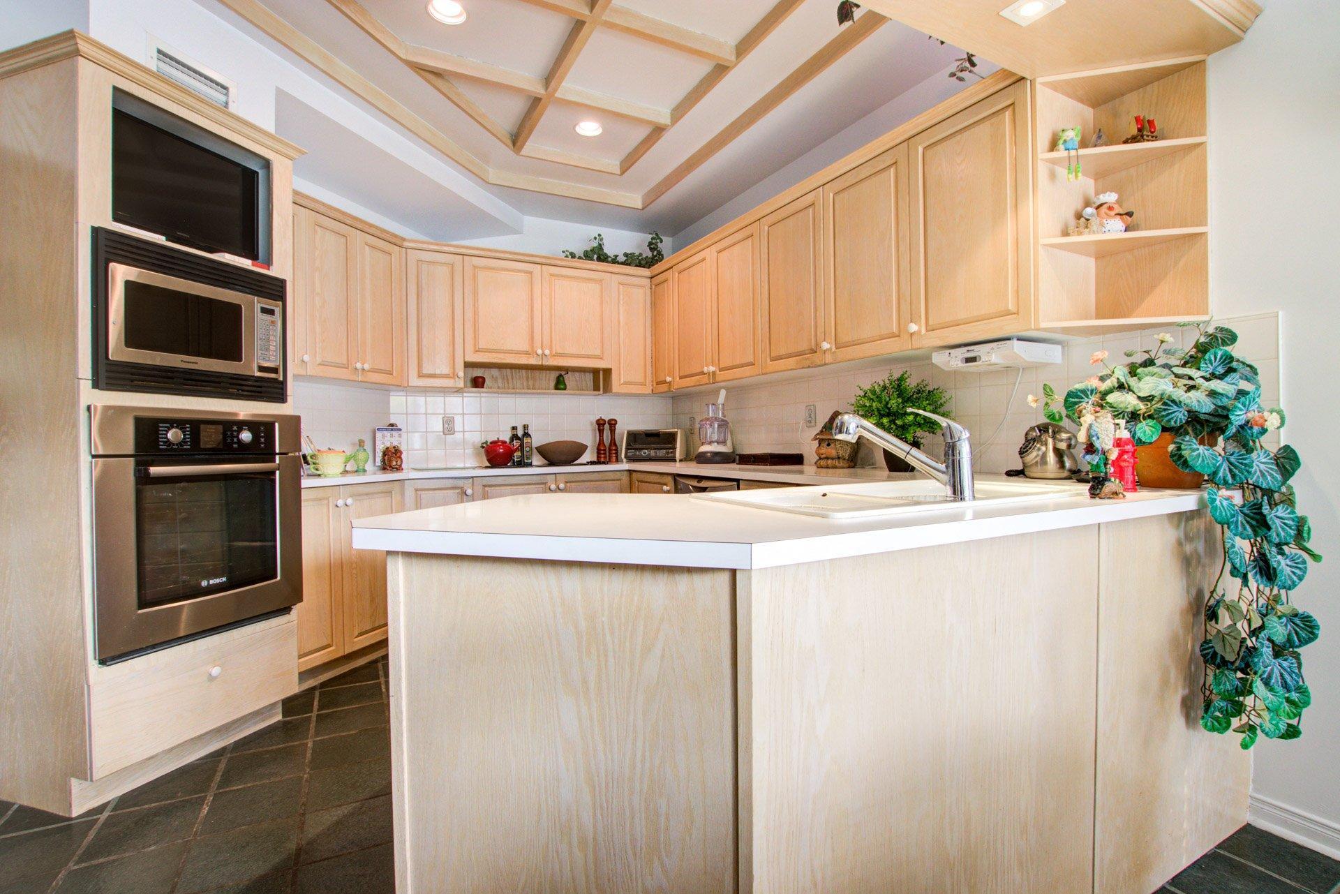 









1708


Rue de la Biche

,
Longueuil (Le Vieux-Longueuil),




QC
J4N1M9

