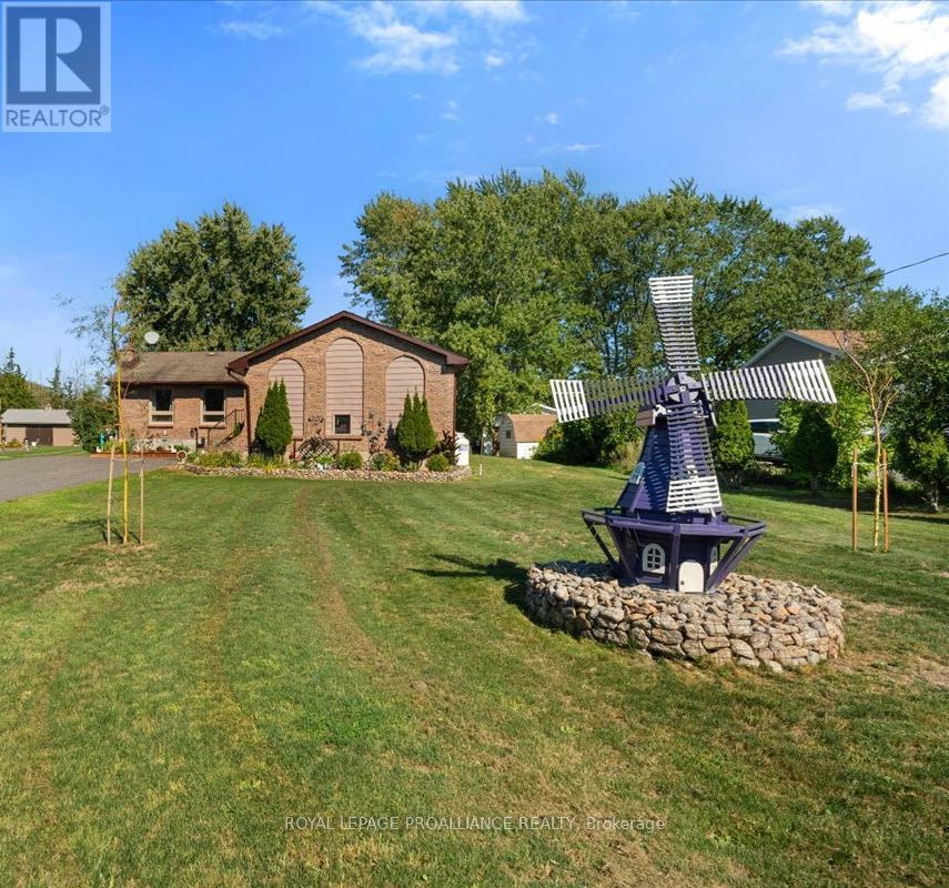 












558 AIKINS ROAD

,
Quinte West (Sidney Ward),




Ontario
K8N4Z2

