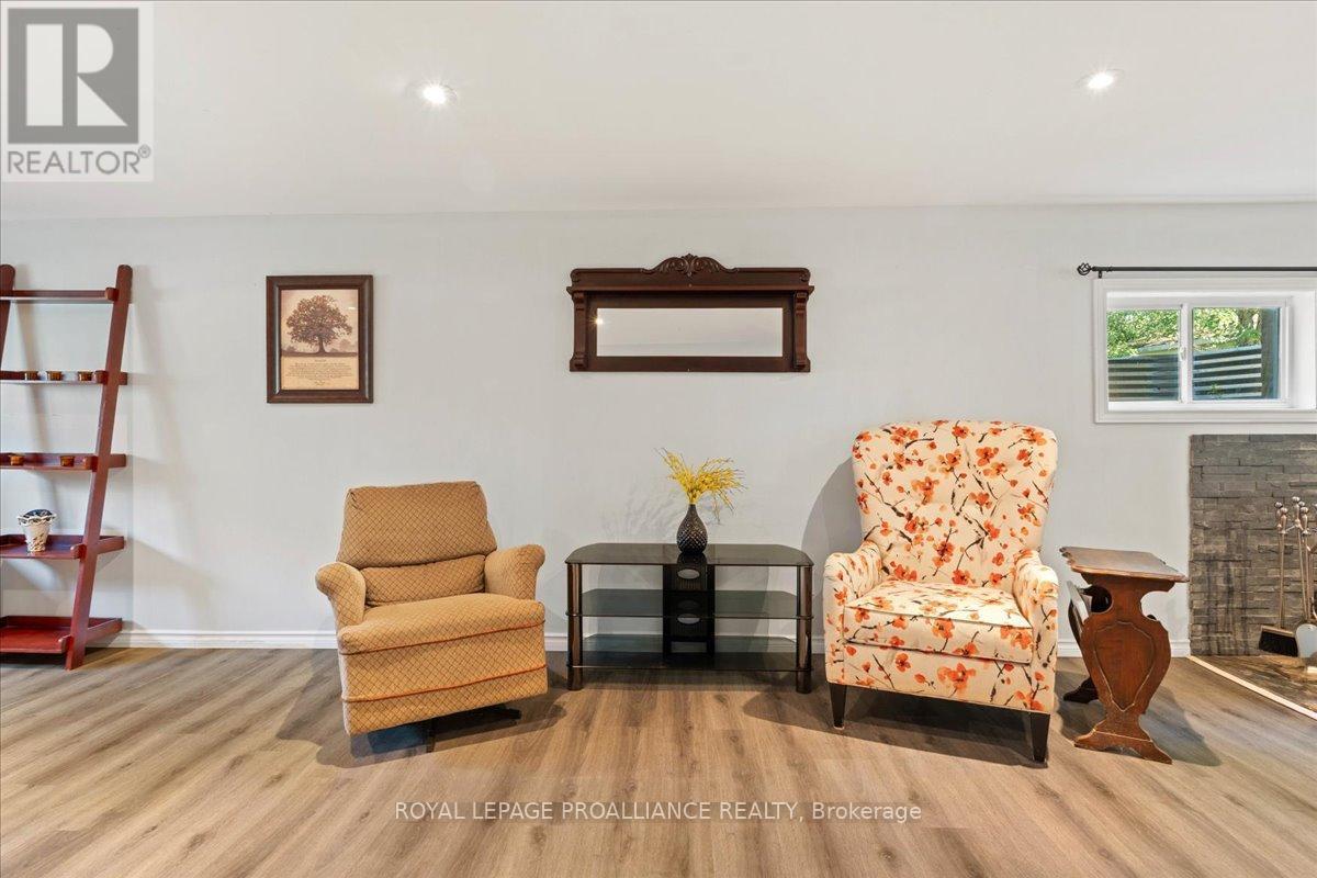 












558 AIKINS ROAD

,
Quinte West (Sidney Ward),




Ontario
K8N4Z2

