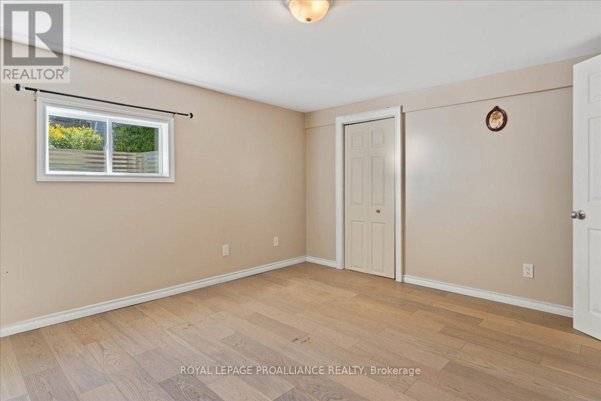 












558 AIKINS ROAD

,
Quinte West (Sidney Ward),




Ontario
K8N4Z2

