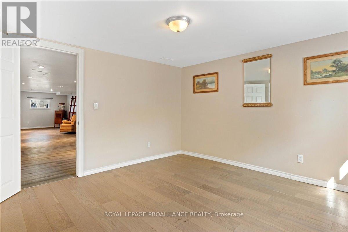 












558 AIKINS ROAD

,
Quinte West (Sidney Ward),




Ontario
K8N4Z2

