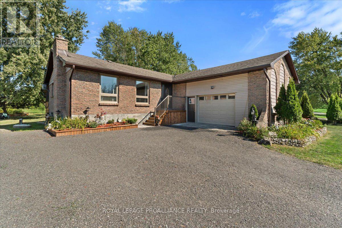 












558 AIKINS ROAD

,
Quinte West (Sidney Ward),




Ontario
K8N4Z2

