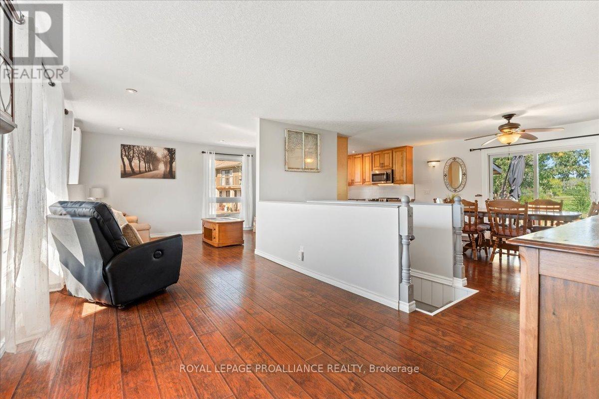 












558 AIKINS ROAD

,
Quinte West (Sidney Ward),




Ontario
K8N4Z2

