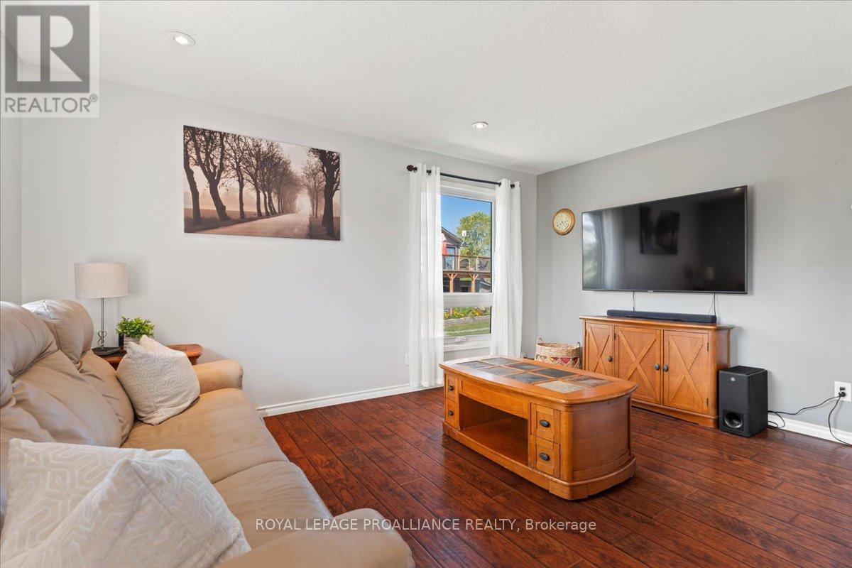 












558 AIKINS ROAD

,
Quinte West (Sidney Ward),




Ontario
K8N4Z2

