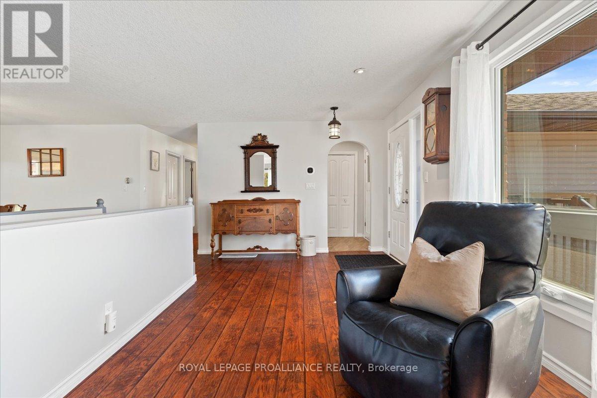 












558 AIKINS ROAD

,
Quinte West (Sidney Ward),




Ontario
K8N4Z2


