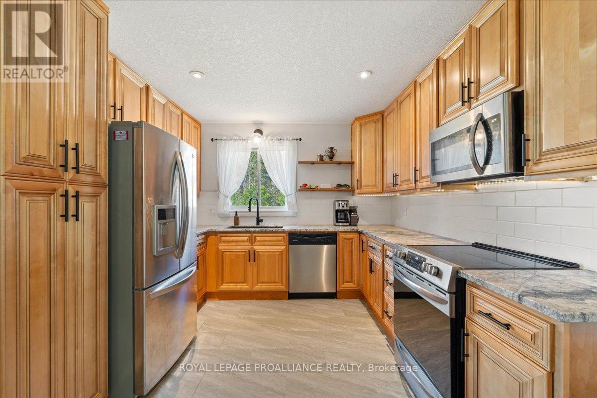 












558 AIKINS ROAD

,
Quinte West (Sidney Ward),




Ontario
K8N4Z2

