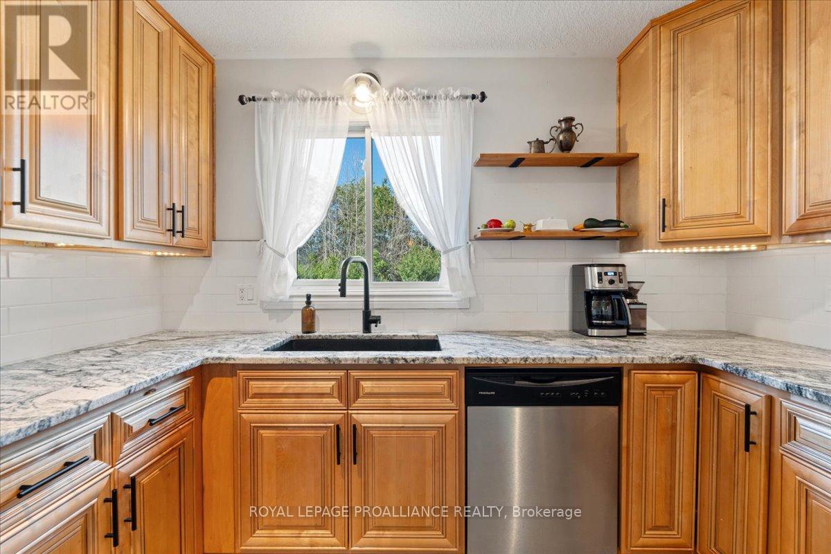 












558 AIKINS ROAD

,
Quinte West (Sidney Ward),




Ontario
K8N4Z2

