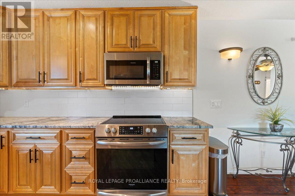 












558 AIKINS ROAD

,
Quinte West (Sidney Ward),




Ontario
K8N4Z2

