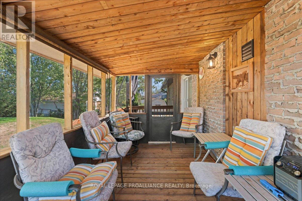 












558 AIKINS ROAD

,
Quinte West (Sidney Ward),




Ontario
K8N4Z2

