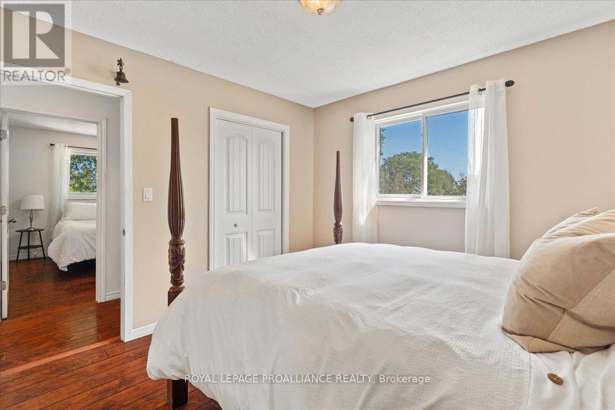 












558 AIKINS ROAD

,
Quinte West (Sidney Ward),




Ontario
K8N4Z2

