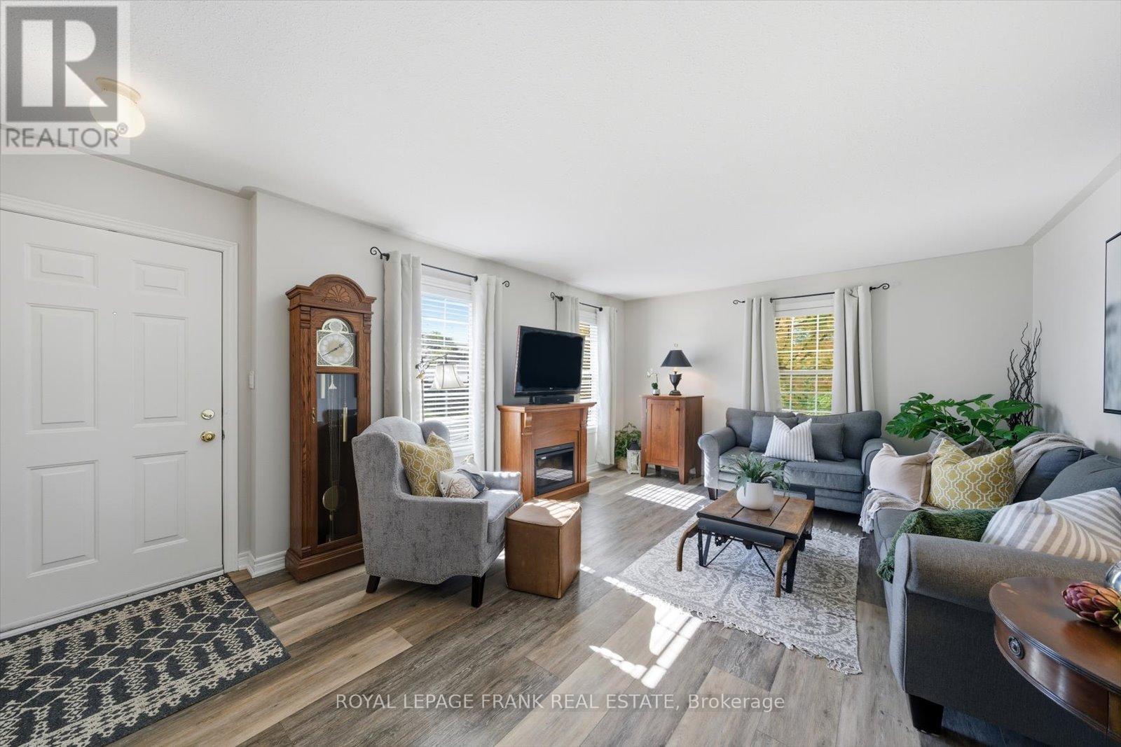 












34 RIVERVIEW ROAD

,
Kawartha Lakes (Lindsay),




Ontario
K9V1B3

