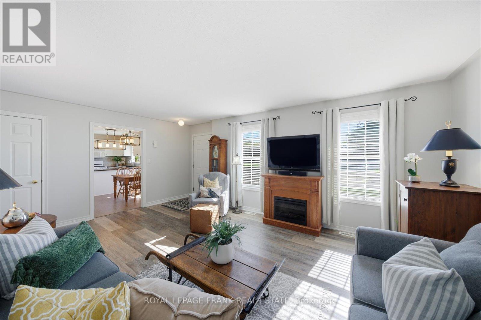 












34 RIVERVIEW ROAD

,
Kawartha Lakes (Lindsay),




Ontario
K9V1B3

