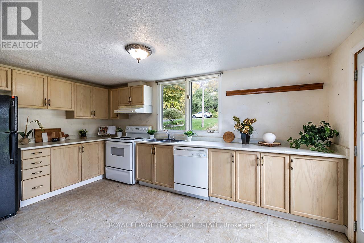 












119 OAKDENE CRESCENT

,
Kawartha Lakes (Little Britain),




Ontario
K0M2C0

