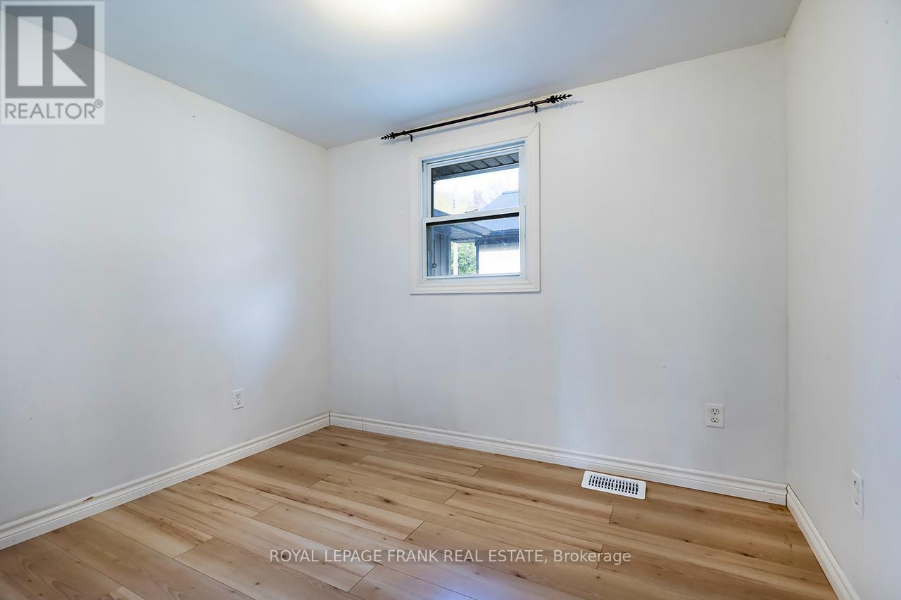 












119 OAKDENE CRESCENT

,
Kawartha Lakes (Little Britain),




Ontario
K0M2C0

