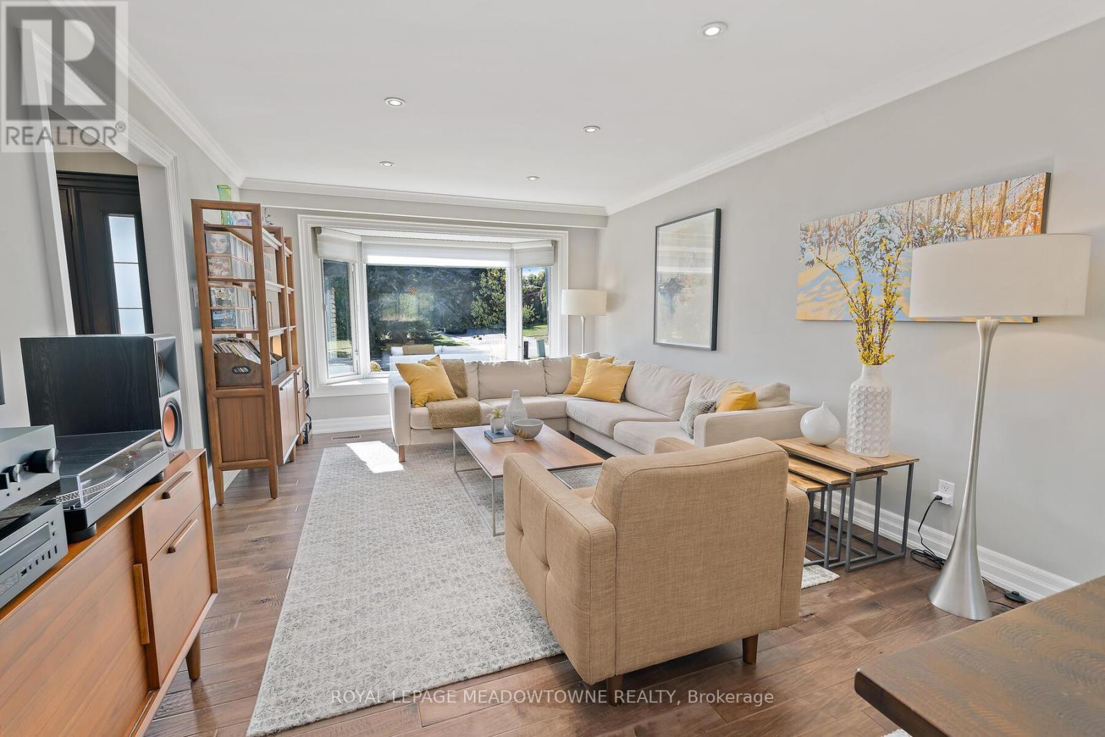 












25 HILLSIDE DRIVE

,
Halton Hills,




Ontario
L7G4W2

