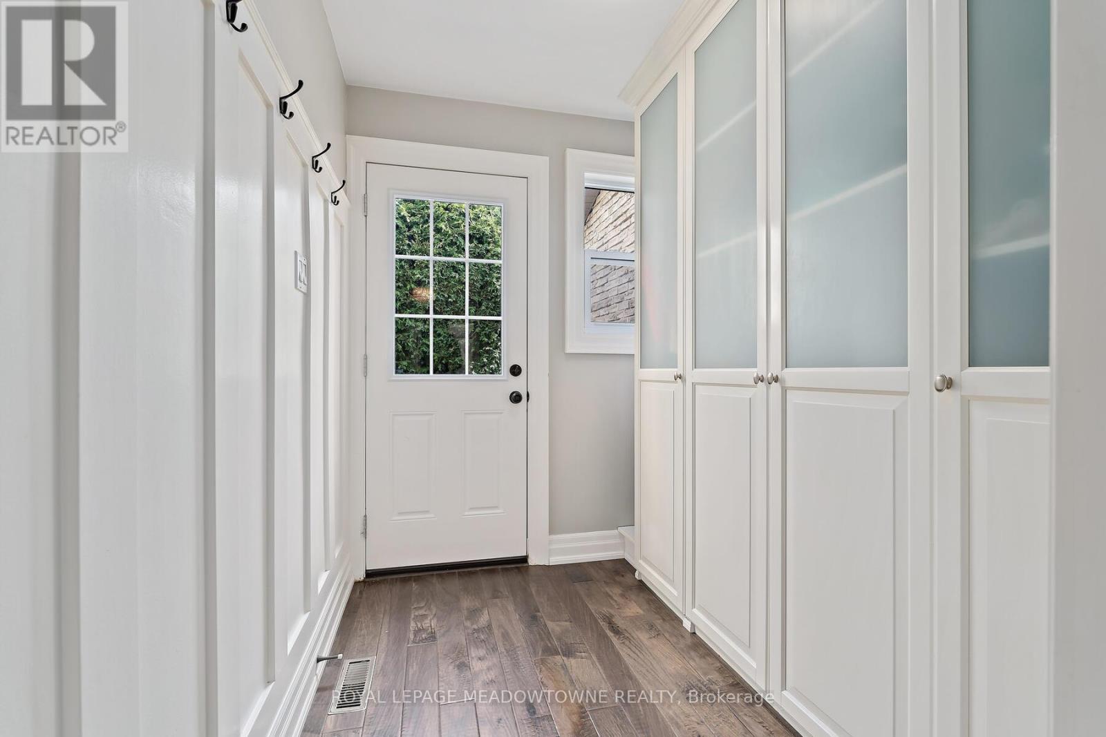 












25 HILLSIDE DRIVE

,
Halton Hills,




Ontario
L7G4W2

