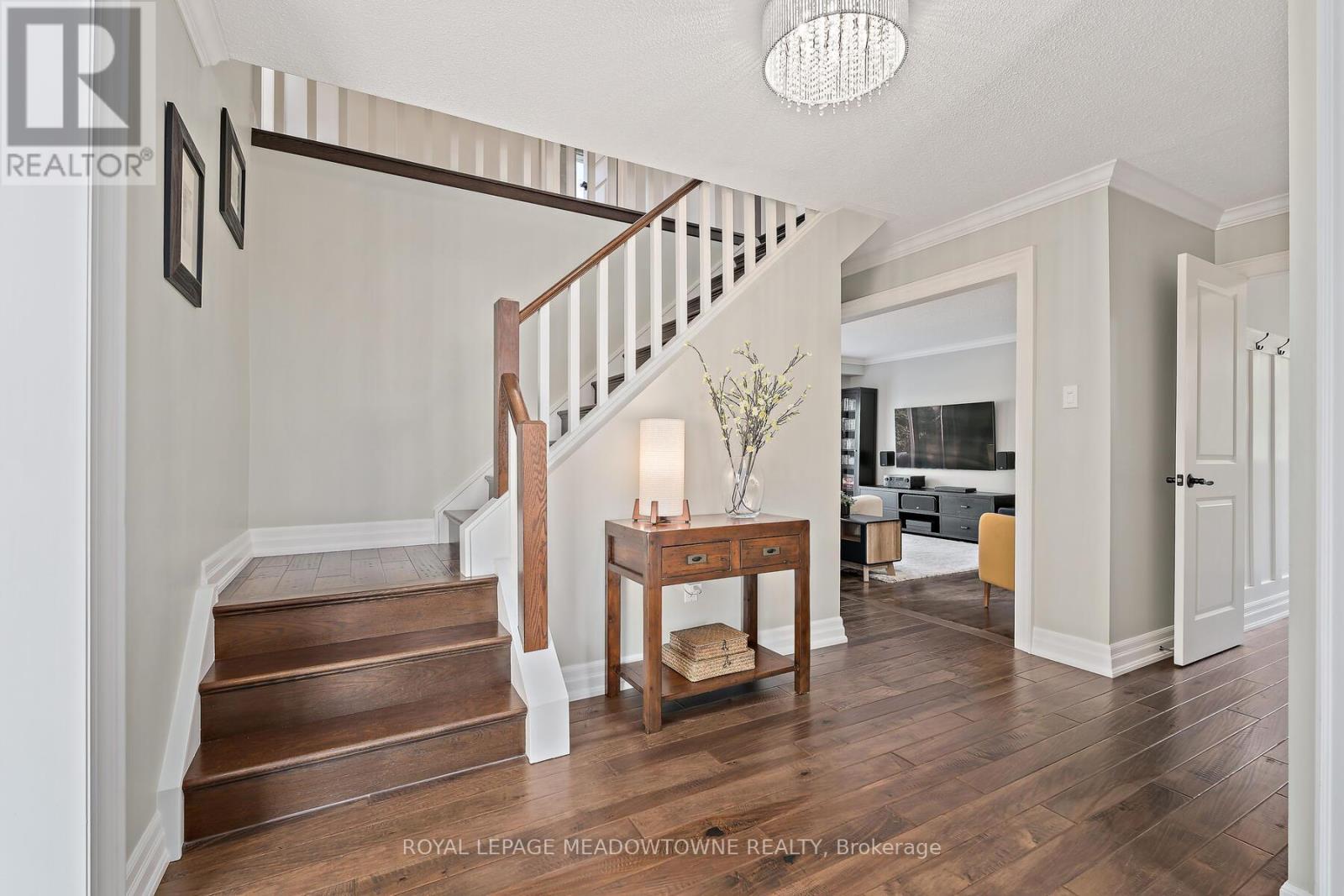 












25 HILLSIDE DRIVE

,
Halton Hills,




Ontario
L7G4W2

