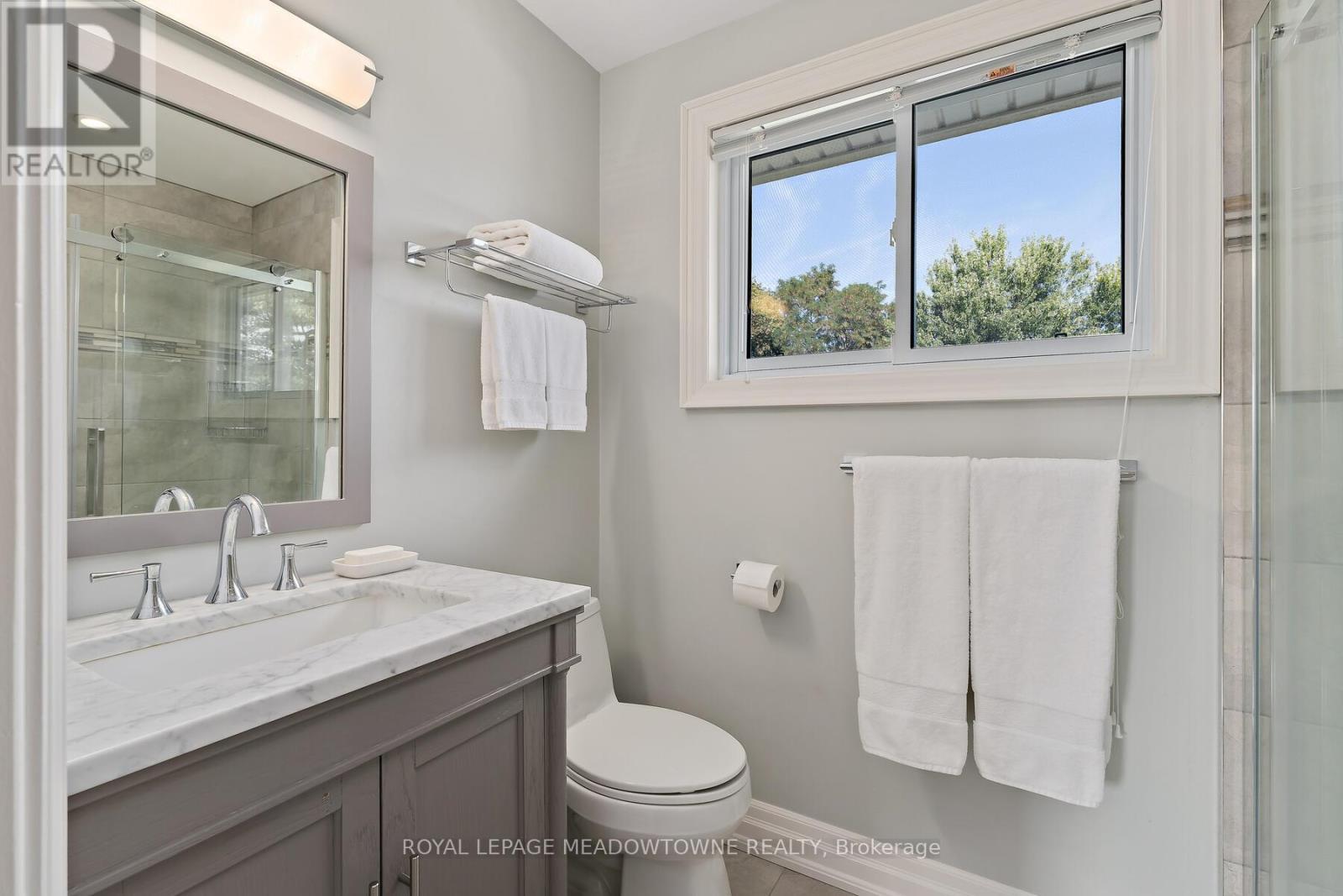 












25 HILLSIDE DRIVE

,
Halton Hills,




Ontario
L7G4W2

