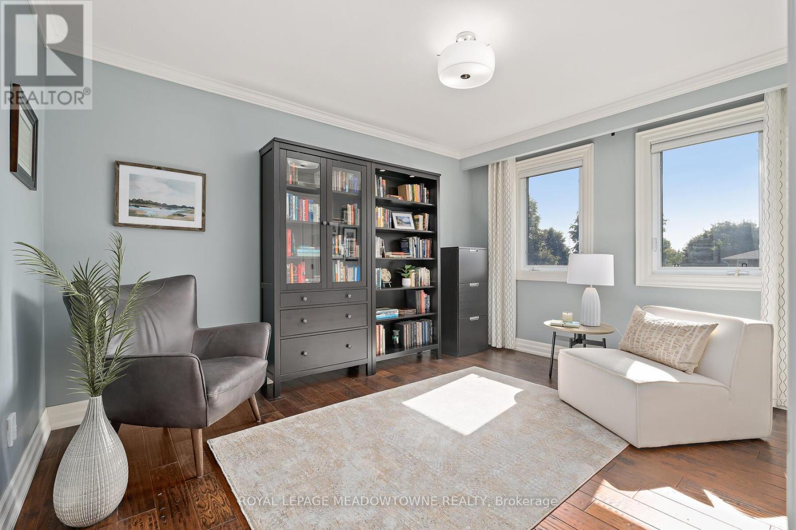 












25 HILLSIDE DRIVE

,
Halton Hills,




Ontario
L7G4W2

