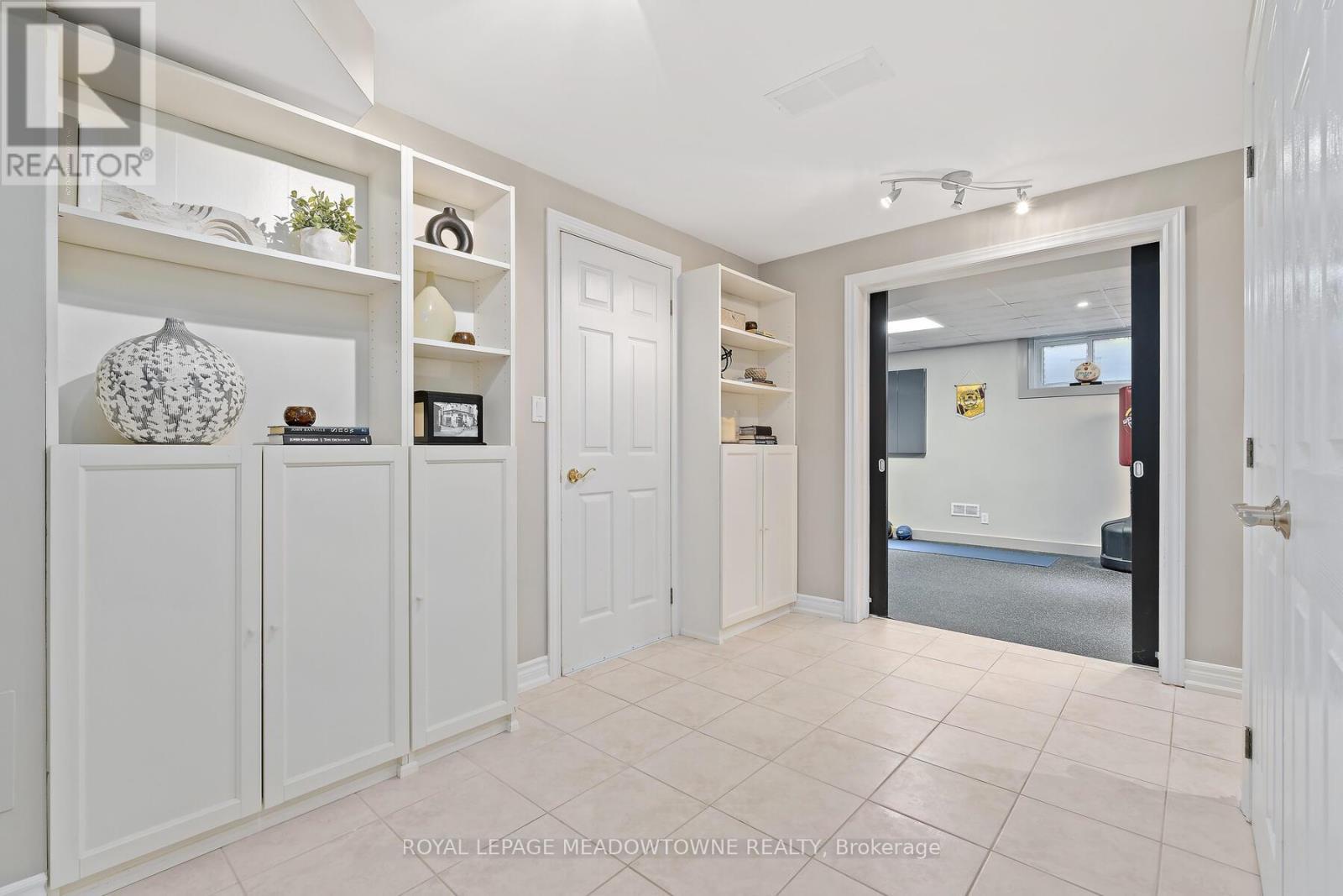 












25 HILLSIDE DRIVE

,
Halton Hills,




Ontario
L7G4W2

