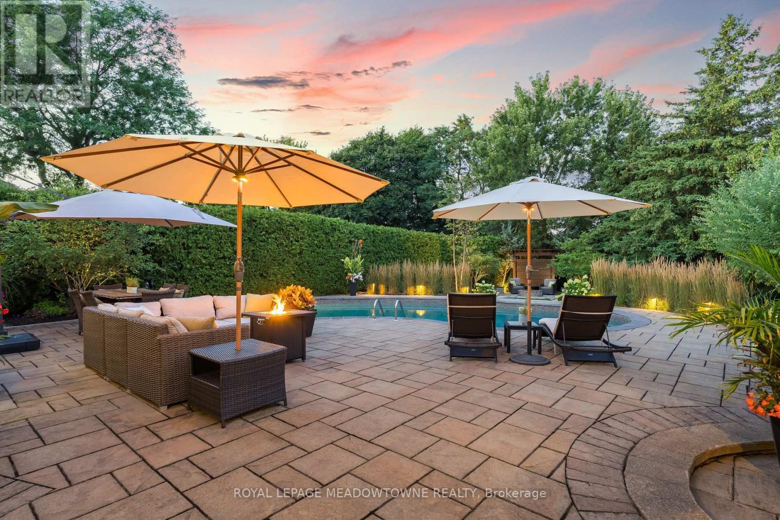 












25 HILLSIDE DRIVE

,
Halton Hills,




Ontario
L7G4W2

