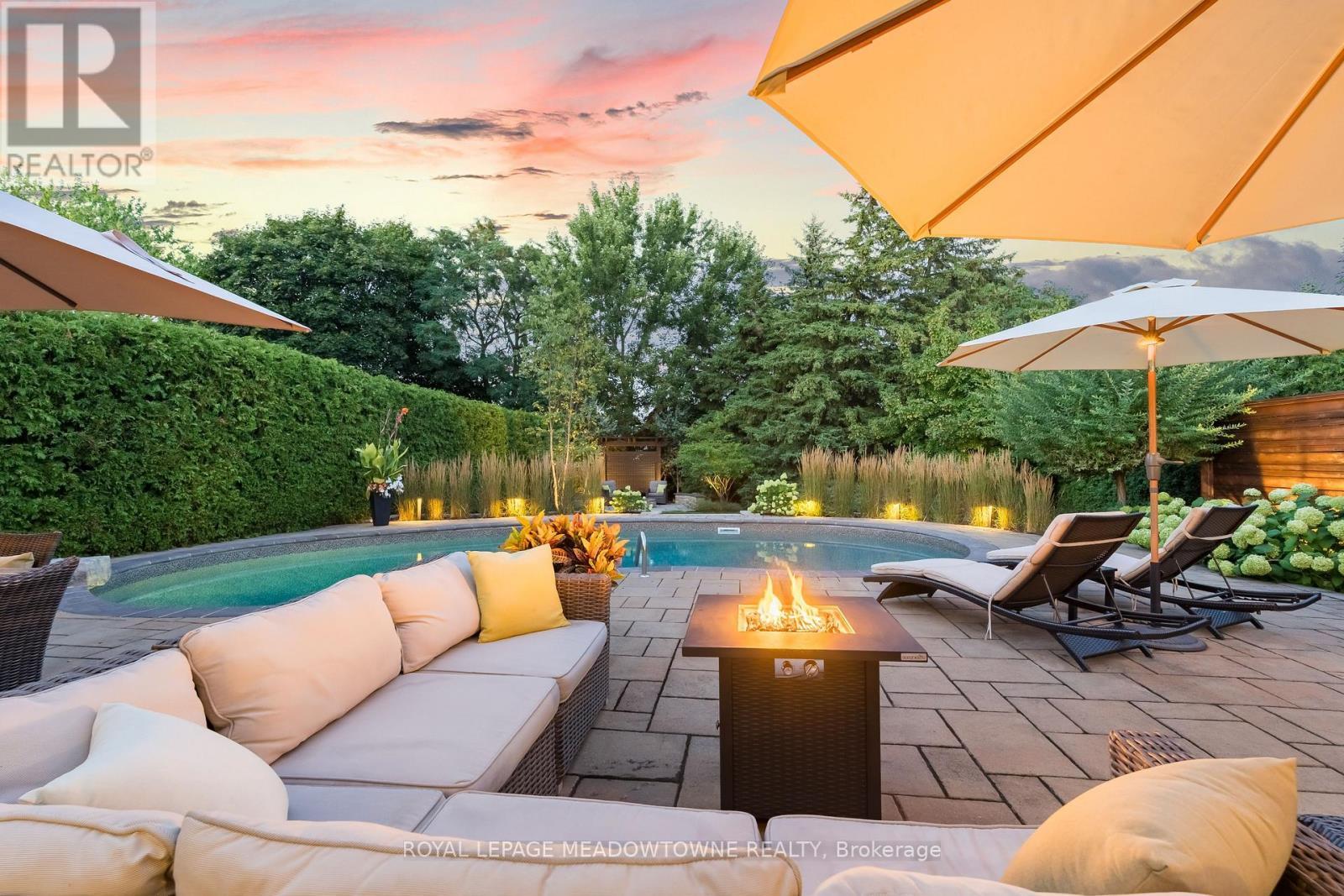 












25 HILLSIDE DRIVE

,
Halton Hills,




Ontario
L7G4W2

