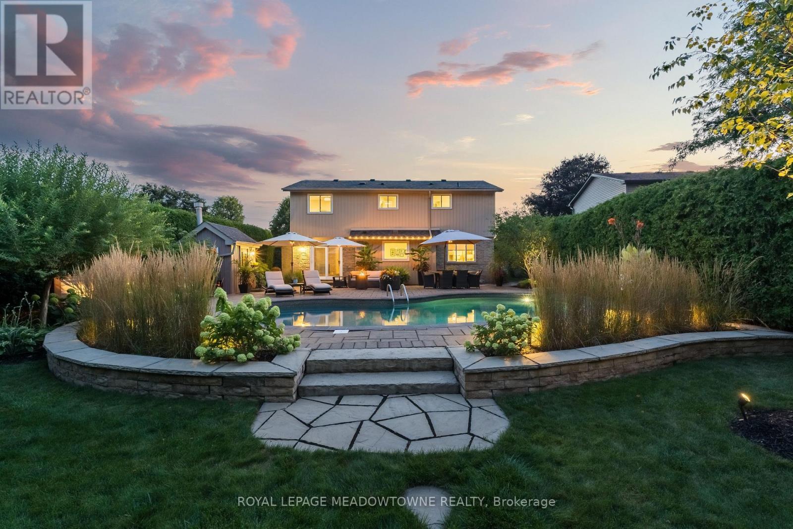 












25 HILLSIDE DRIVE

,
Halton Hills,




Ontario
L7G4W2

