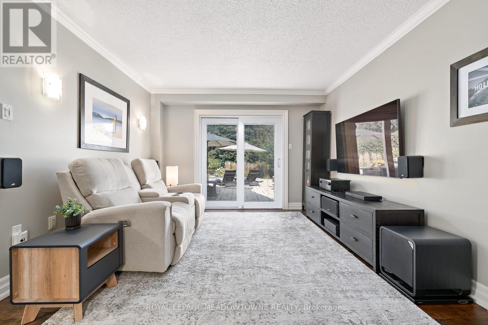 












25 HILLSIDE DRIVE

,
Halton Hills,




Ontario
L7G4W2

