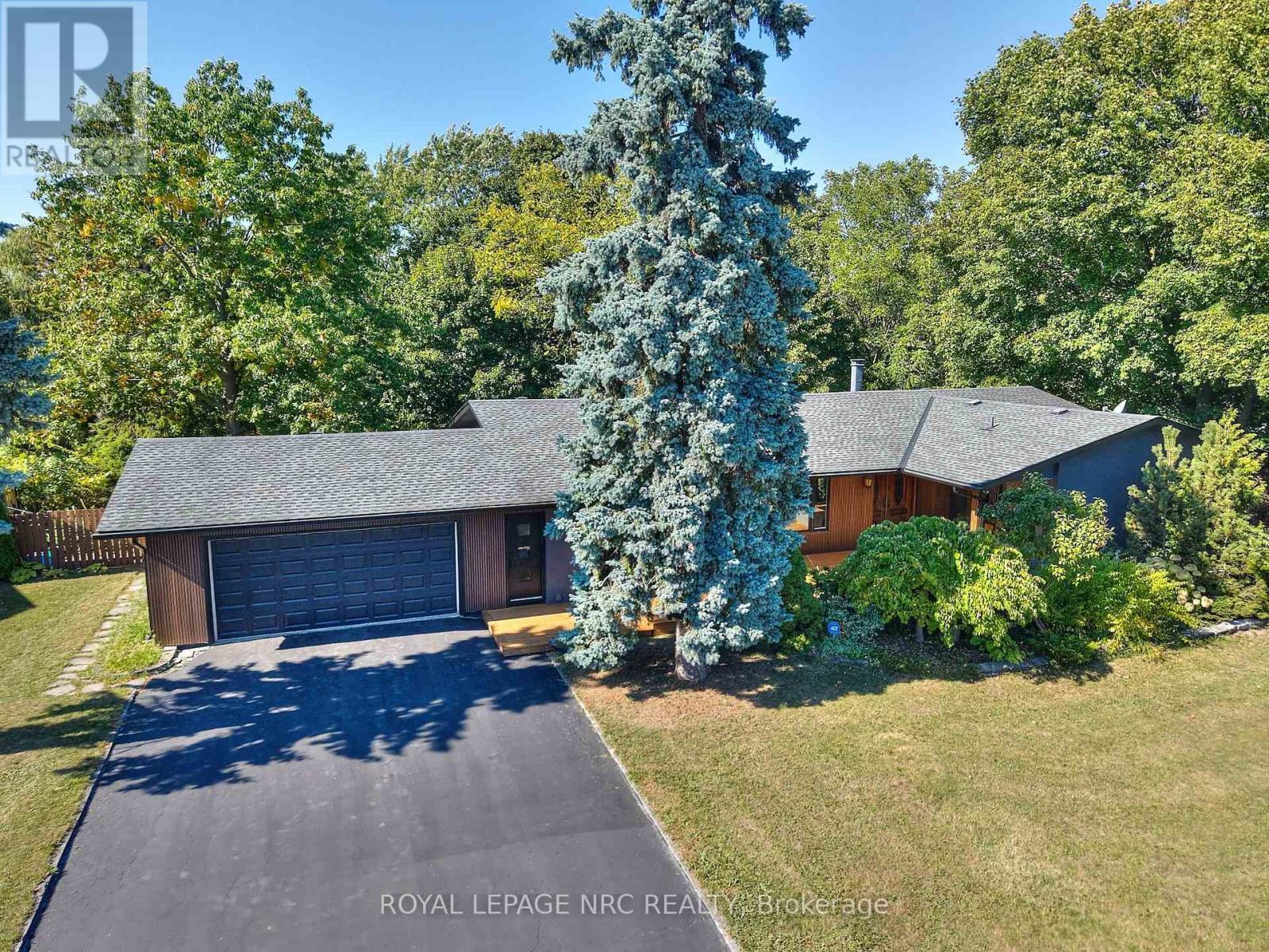 












7 WOODMOUNT DRIVE

,
St. Catharines (Burleigh Hill),




Ontario
L2T2X8

