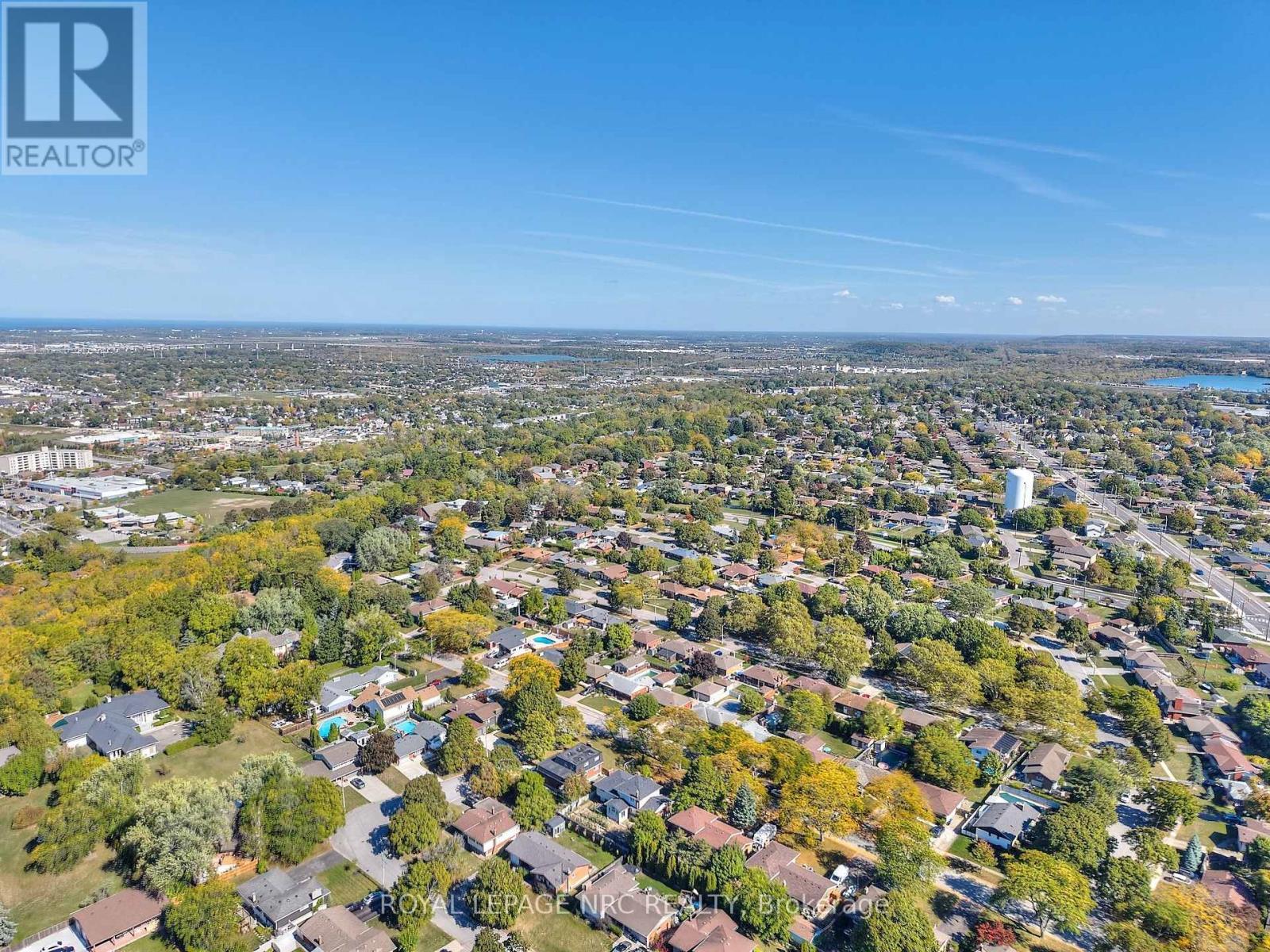 












7 WOODMOUNT DRIVE

,
St. Catharines (Burleigh Hill),




Ontario
L2T2X8

