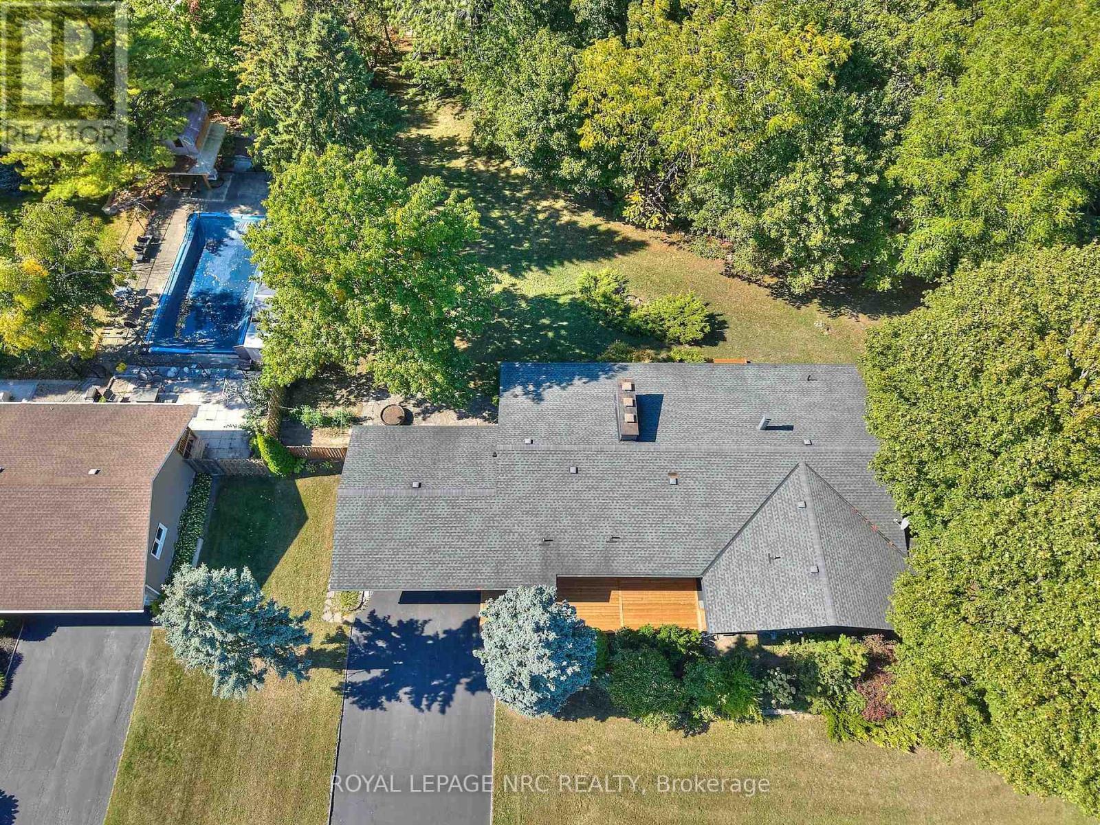 












7 WOODMOUNT DRIVE

,
St. Catharines (Burleigh Hill),




Ontario
L2T2X8

