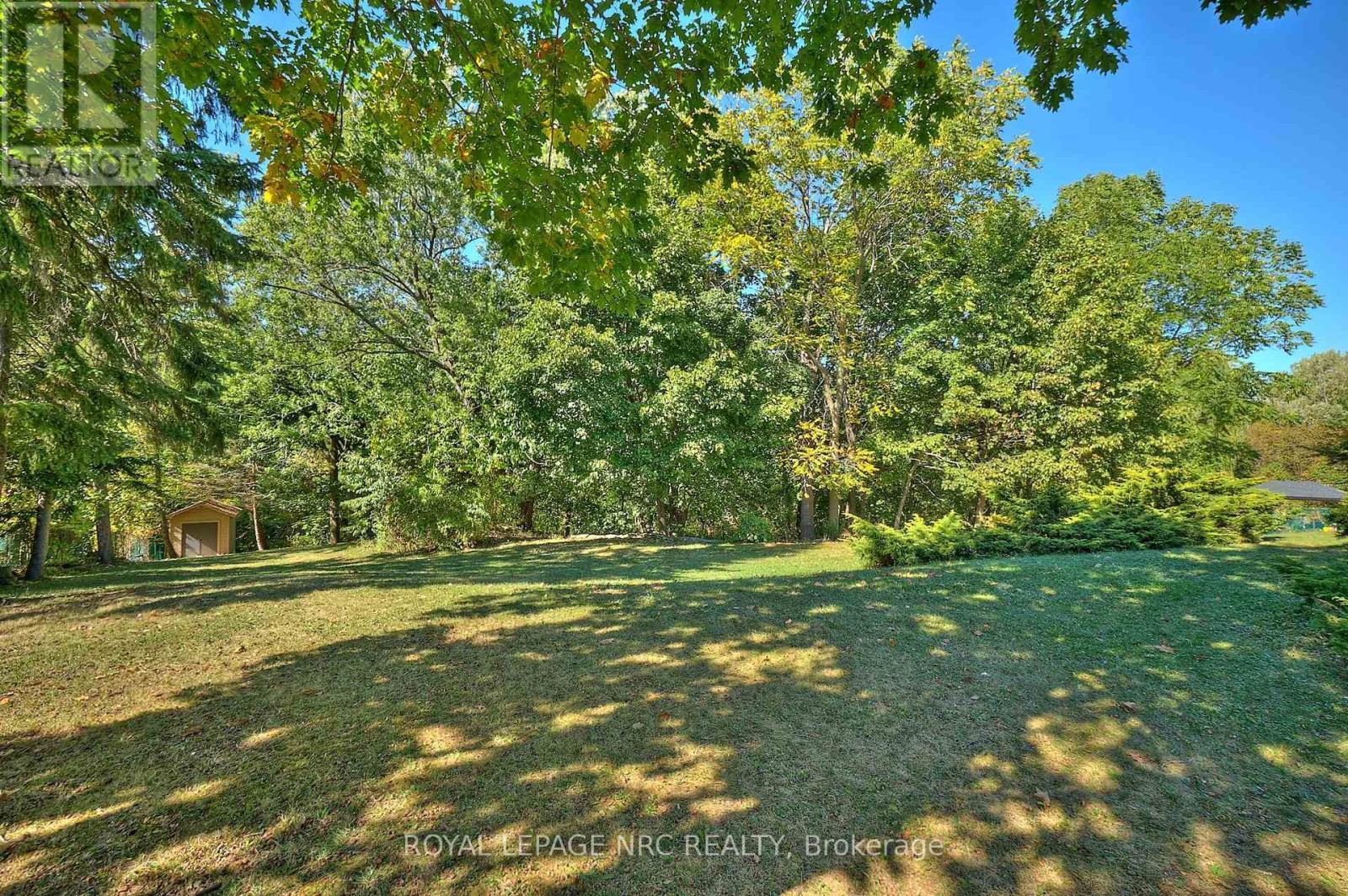 












7 WOODMOUNT DRIVE

,
St. Catharines (Burleigh Hill),




Ontario
L2T2X8

