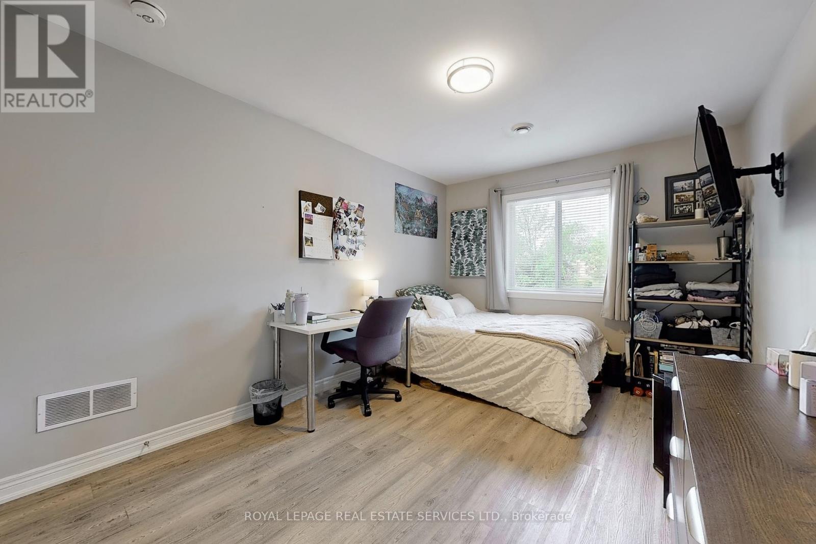 












89 LOUTH STREET

,
St. Catharines,




Ontario
L2S2T7

