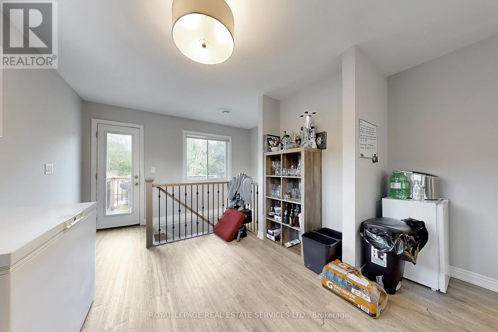 












89 LOUTH STREET

,
St. Catharines,




Ontario
L2S2T7

