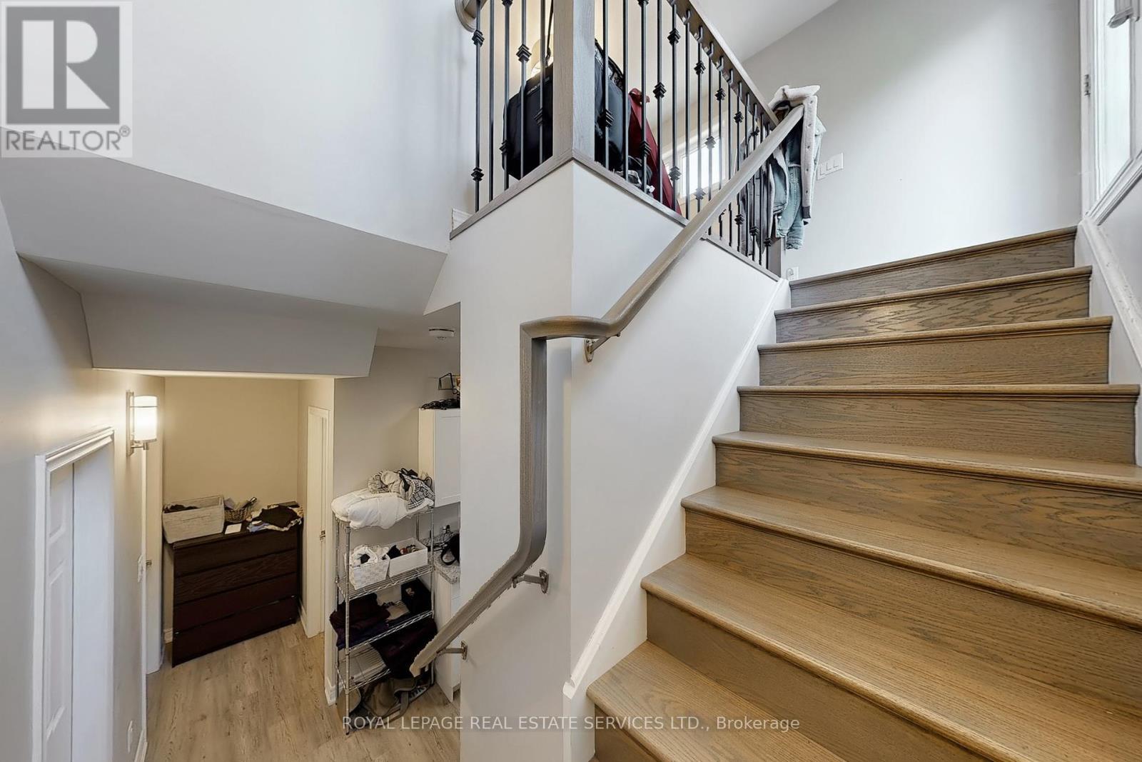 












89 LOUTH STREET

,
St. Catharines,




Ontario
L2S2T7

