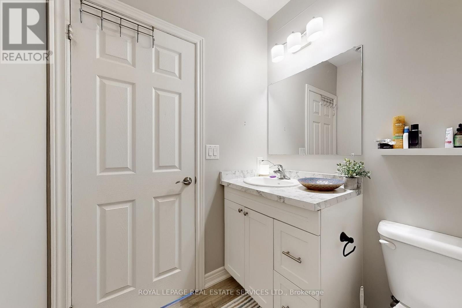 












89 LOUTH STREET

,
St. Catharines,




Ontario
L2S2T7

