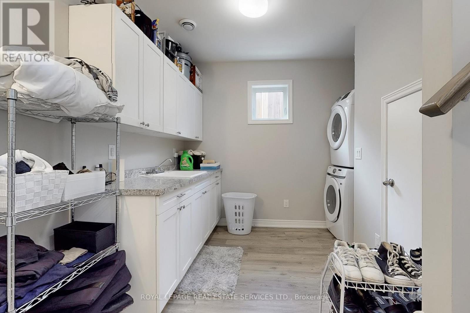 












89 LOUTH STREET

,
St. Catharines,




Ontario
L2S2T7

