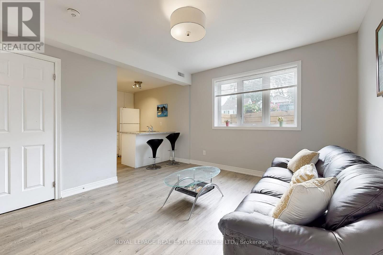 












89 LOUTH STREET

,
St. Catharines,




Ontario
L2S2T7

