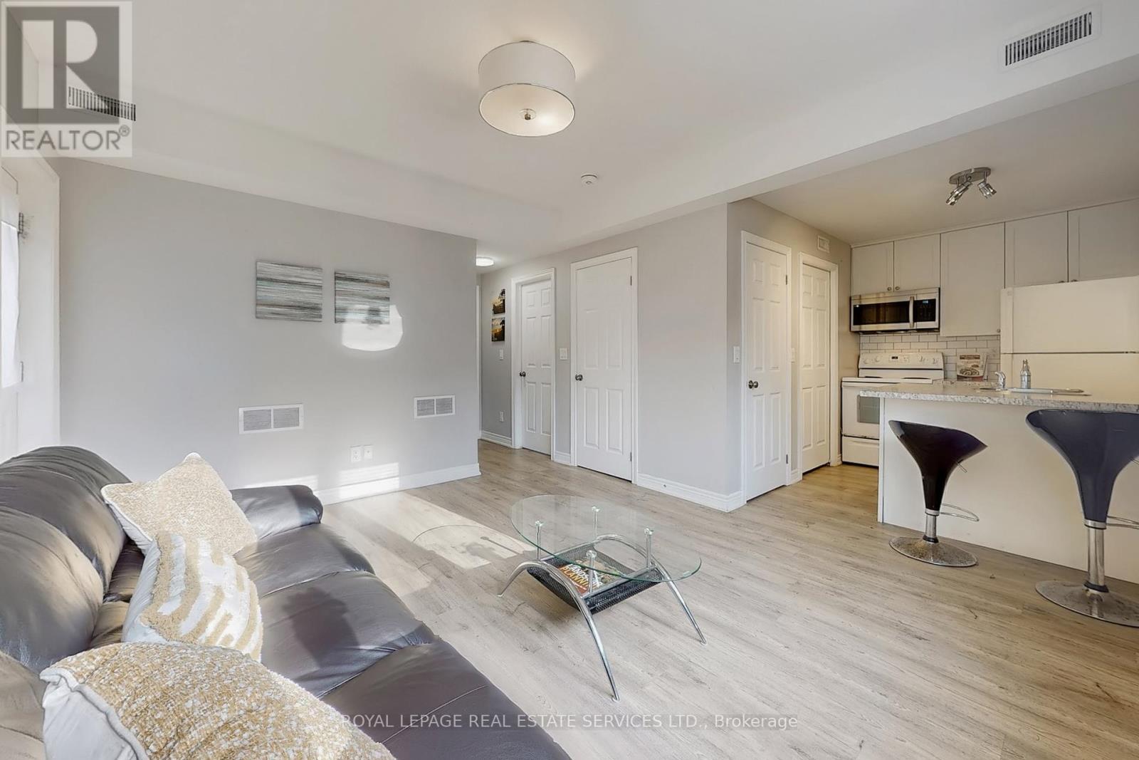 












89 LOUTH STREET

,
St. Catharines,




Ontario
L2S2T7

