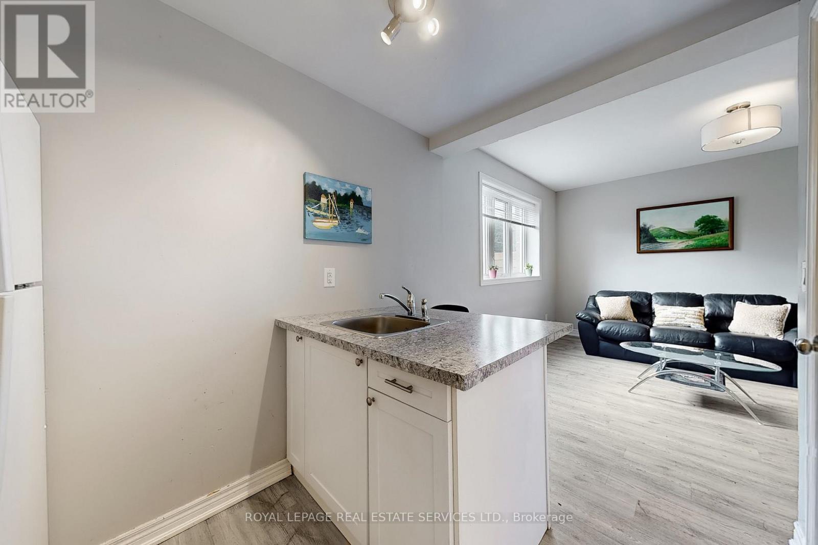 












89 LOUTH STREET

,
St. Catharines,




Ontario
L2S2T7

