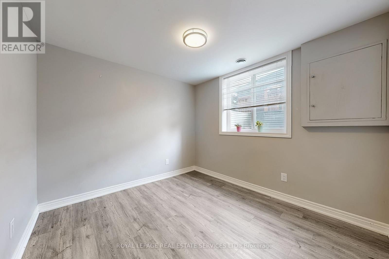 












89 LOUTH STREET

,
St. Catharines,




Ontario
L2S2T7

