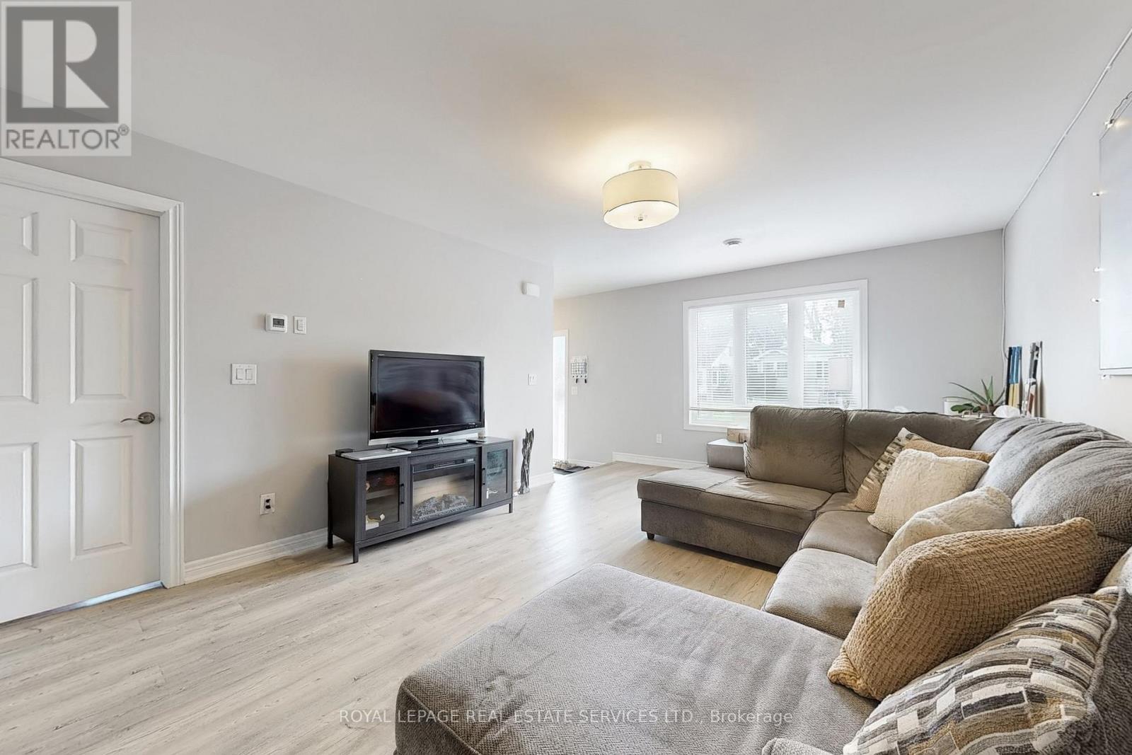 












89 LOUTH STREET

,
St. Catharines,




Ontario
L2S2T7

