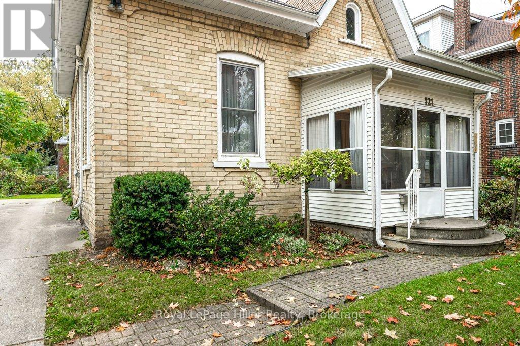 












121 WATER STREET

,
Stratford,




Ontario
N5A3C3

