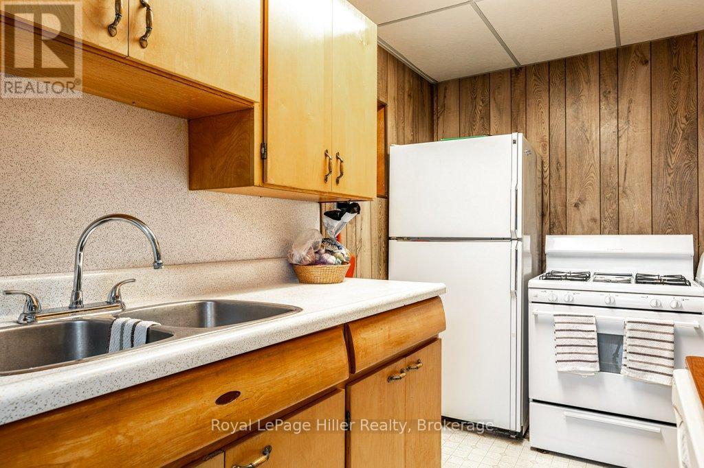 












121 WATER STREET

,
Stratford,




Ontario
N5A3C3

