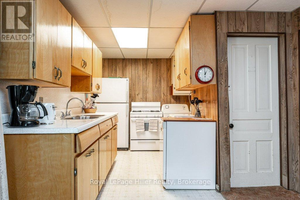 












121 WATER STREET

,
Stratford,




Ontario
N5A3C3

