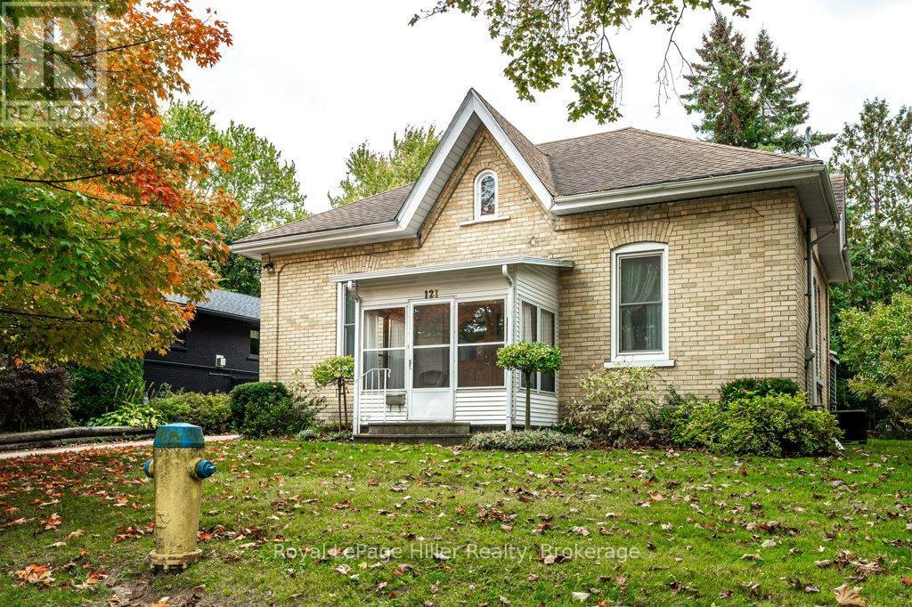 












121 WATER STREET

,
Stratford,




Ontario
N5A3C3

