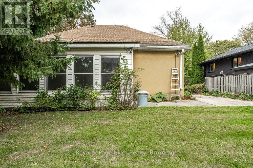 












121 WATER STREET

,
Stratford,




Ontario
N5A3C3

