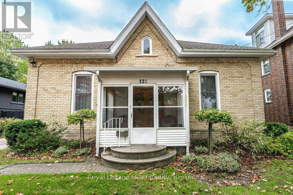 












121 WATER STREET

,
Stratford,




Ontario
N5A3C3

