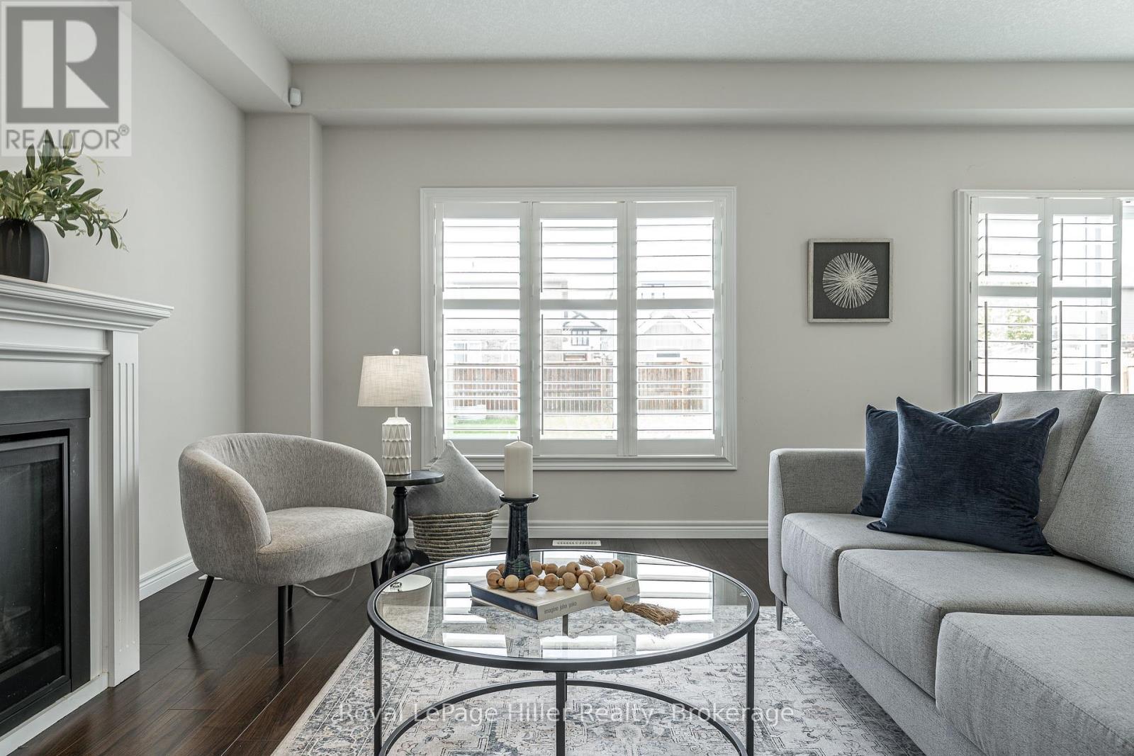 












112 THOMAS STREET

,
Stratford,




Ontario
N5A0E8

