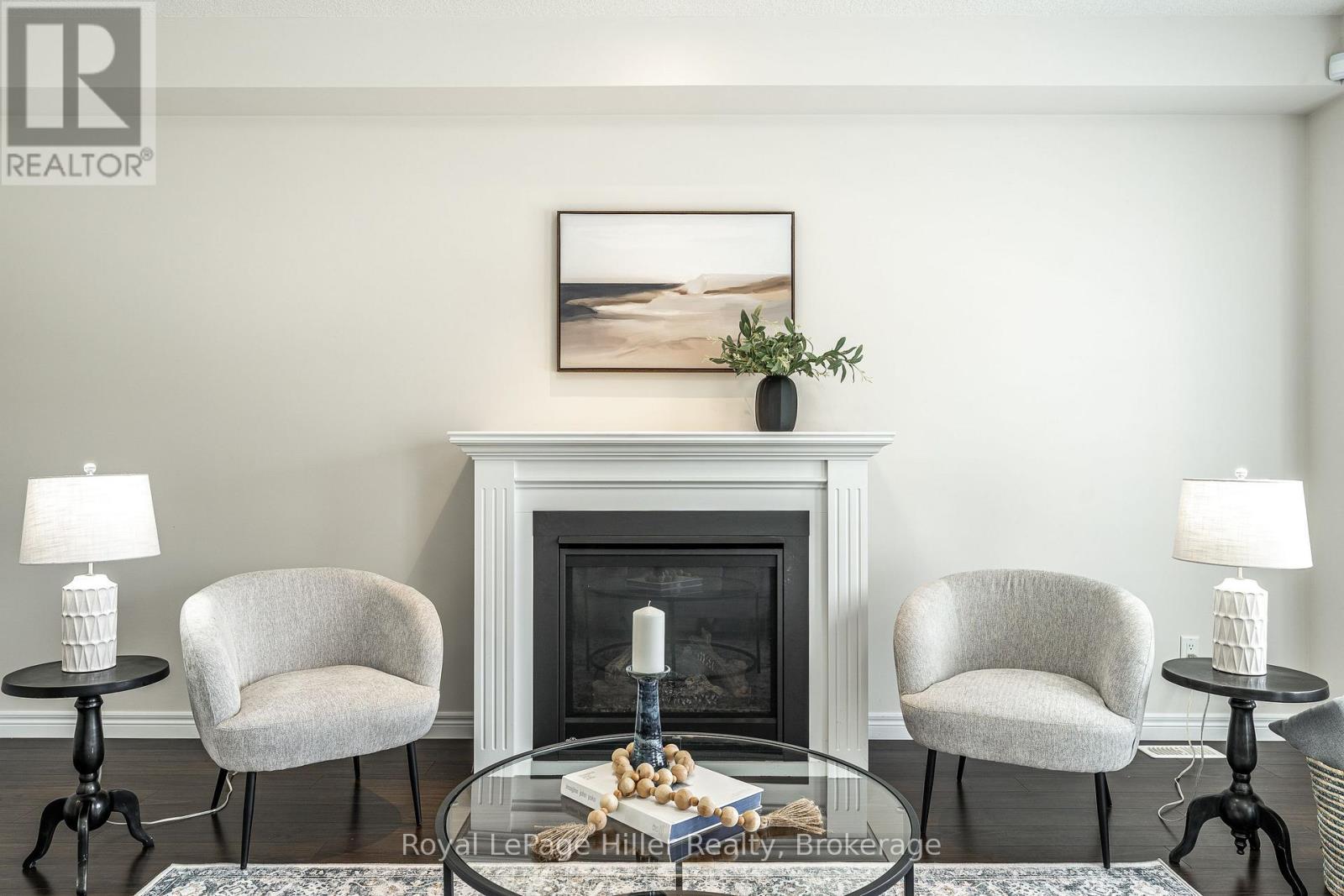 












112 THOMAS STREET

,
Stratford,




Ontario
N5A0E8

